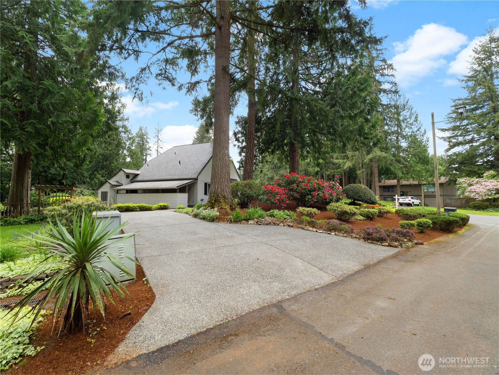 3306 217th Place SE, Sammamish, WA 98075