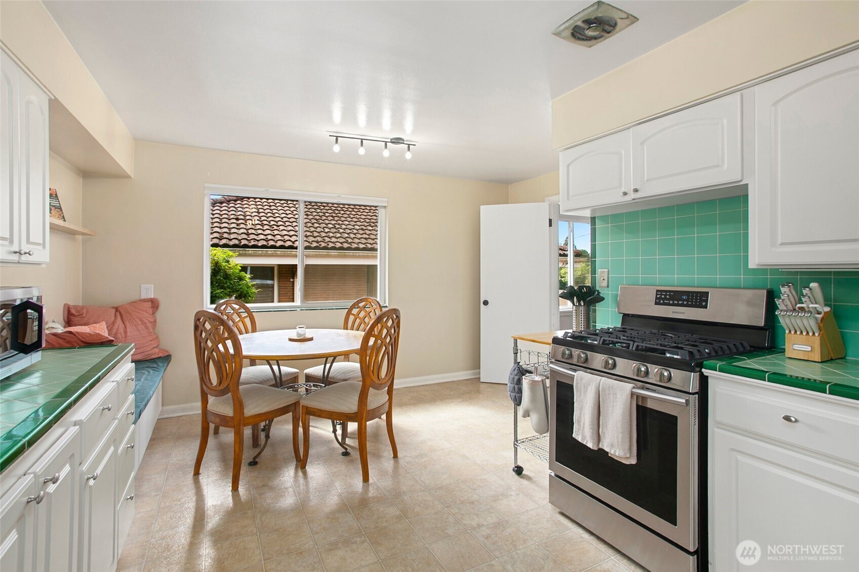 2503 S Edmunds Street , Seattle, WA 98108