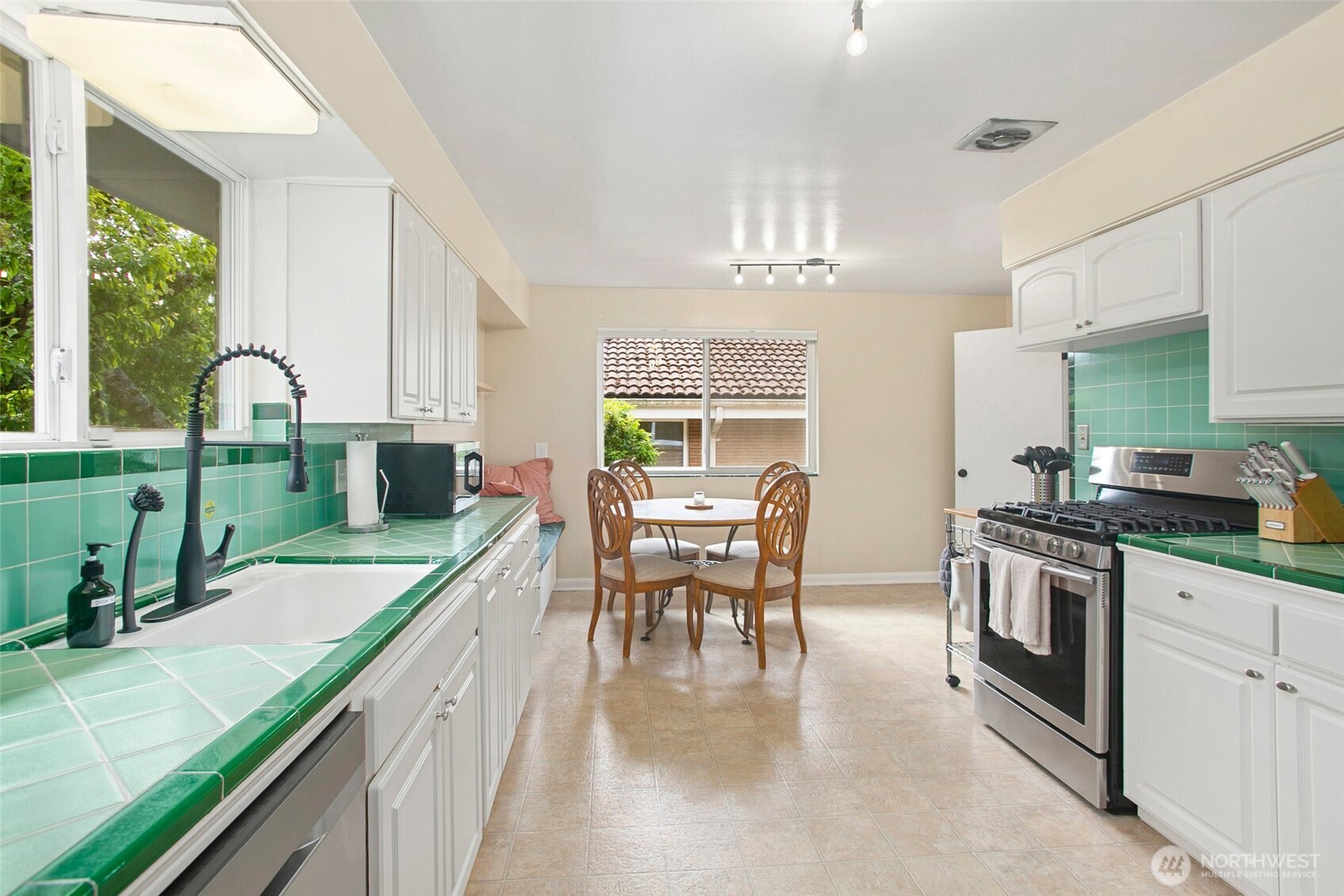 2503 S Edmunds Street , Seattle, WA 98108
