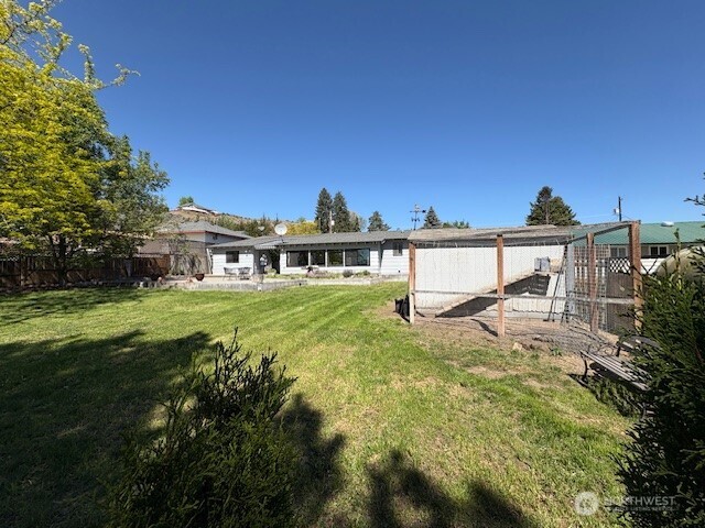 23 W Hale Avenue , Omak, WA 98841
