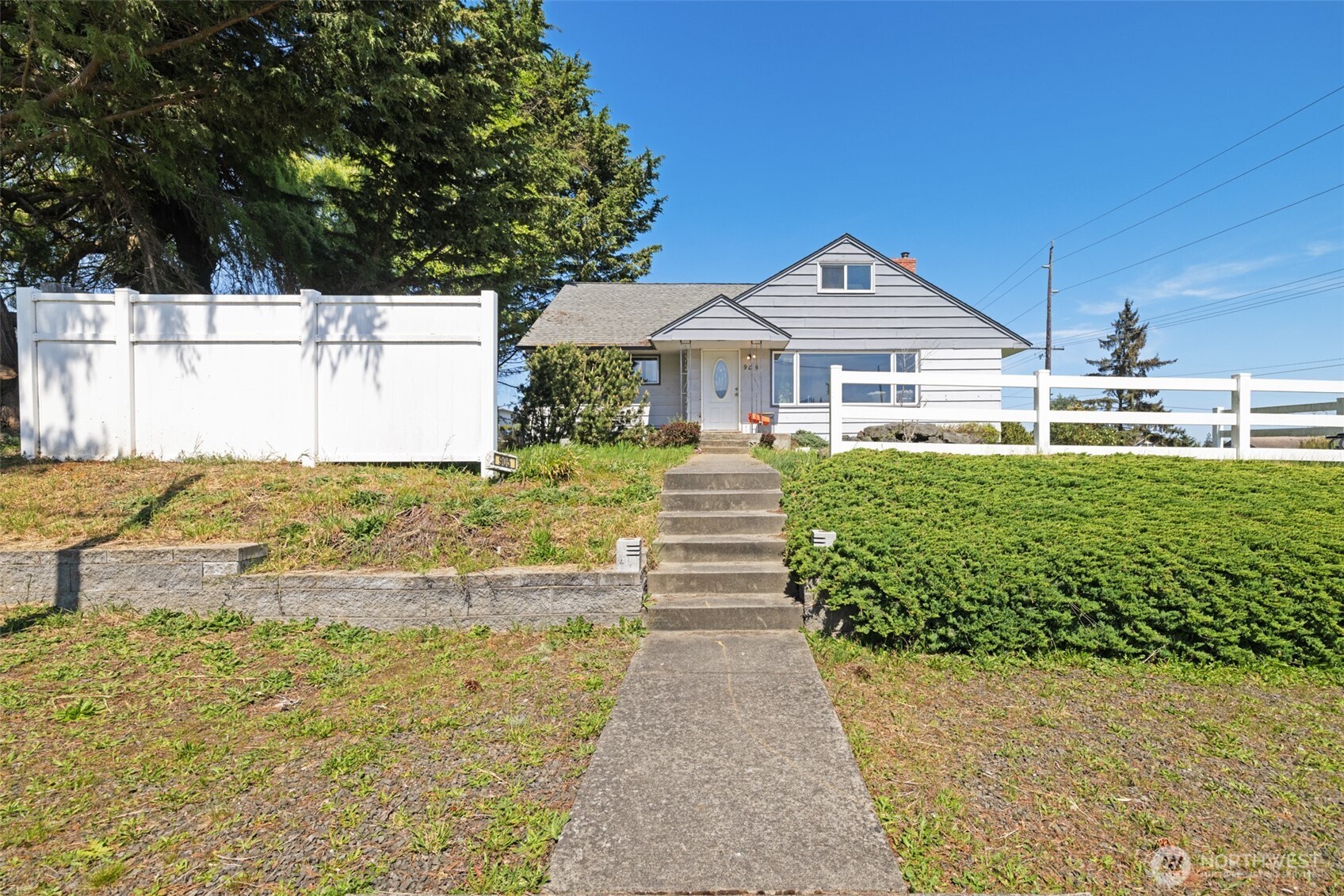 905 W 11th Street , Port Angeles, WA 98363