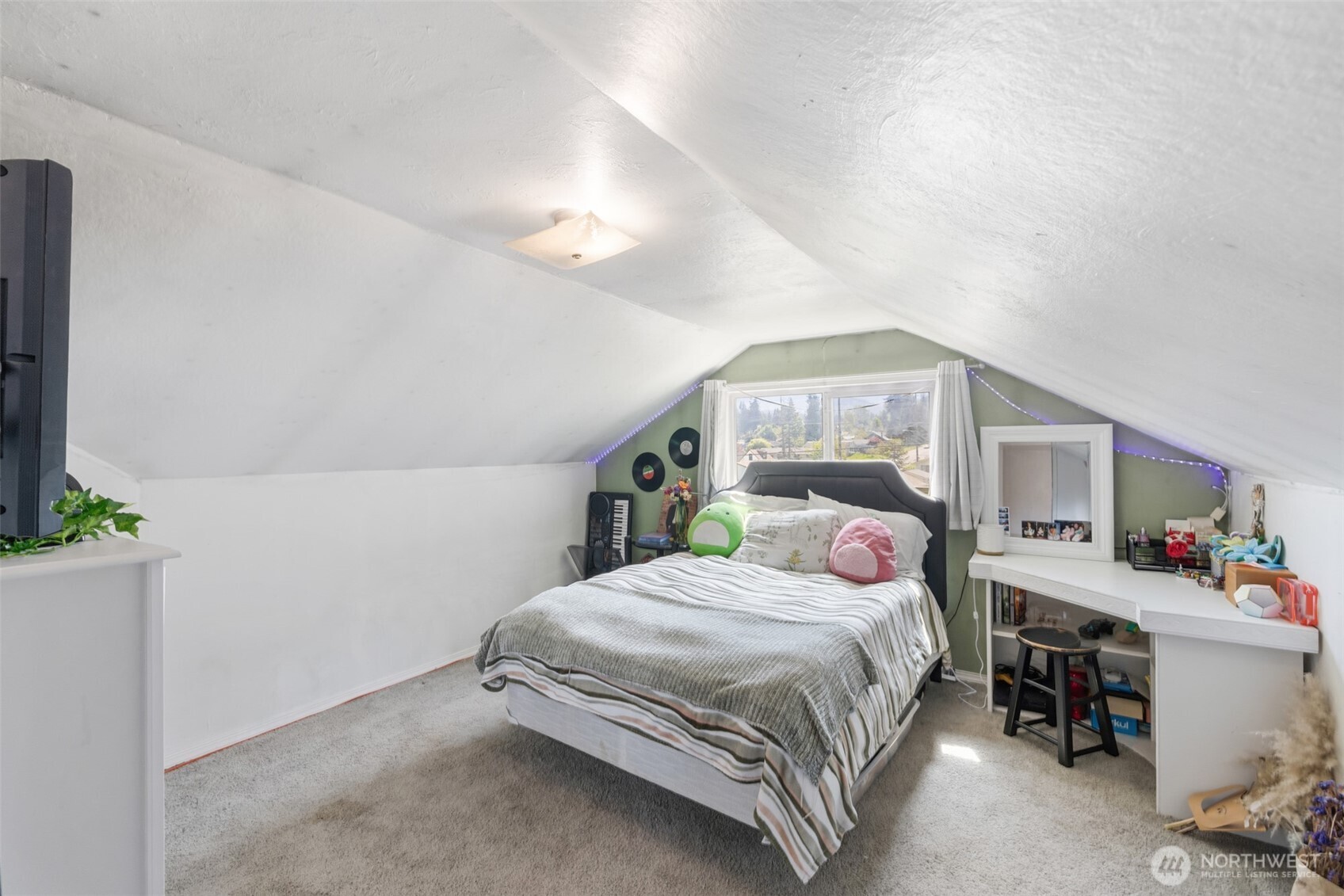905 W 11th Street , Port Angeles, WA 98363