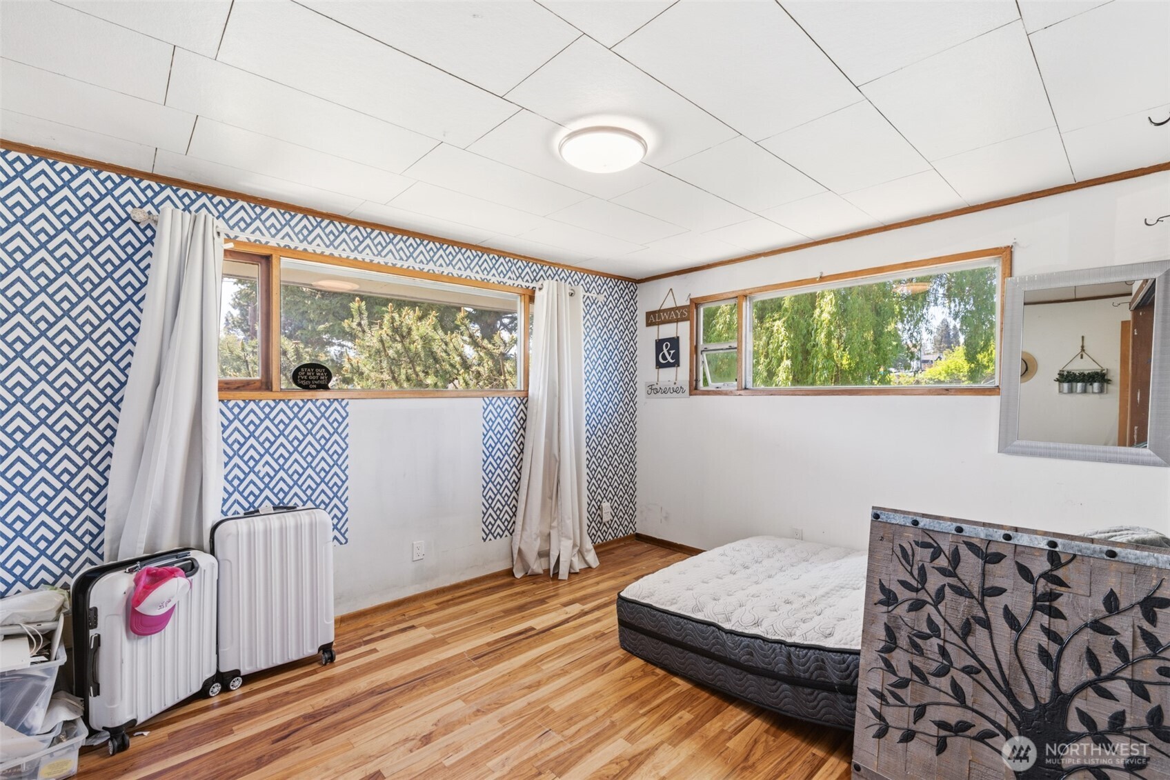 905 W 11th Street , Port Angeles, WA 98363
