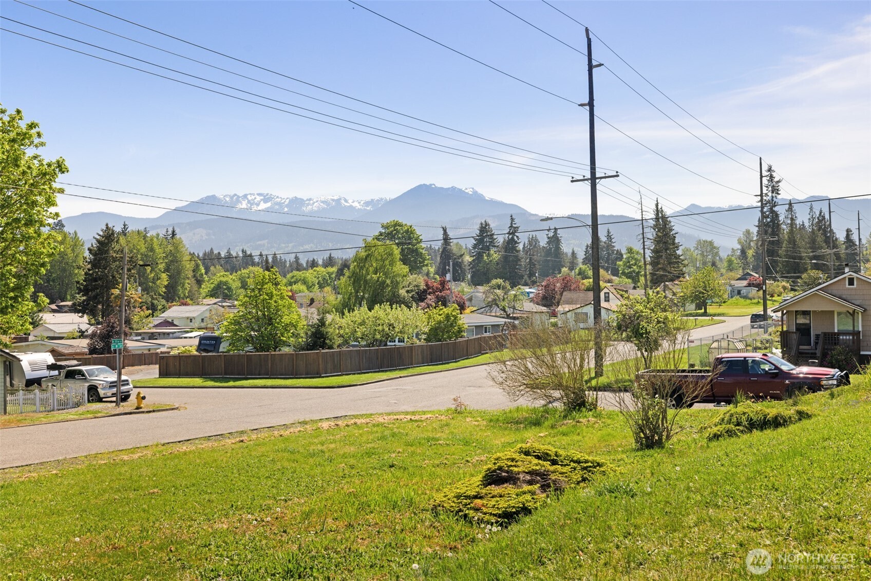 905 W 11th Street , Port Angeles, WA 98363