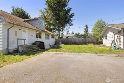 905 W 11th Street , Port Angeles, WA 98363 - Photo 27