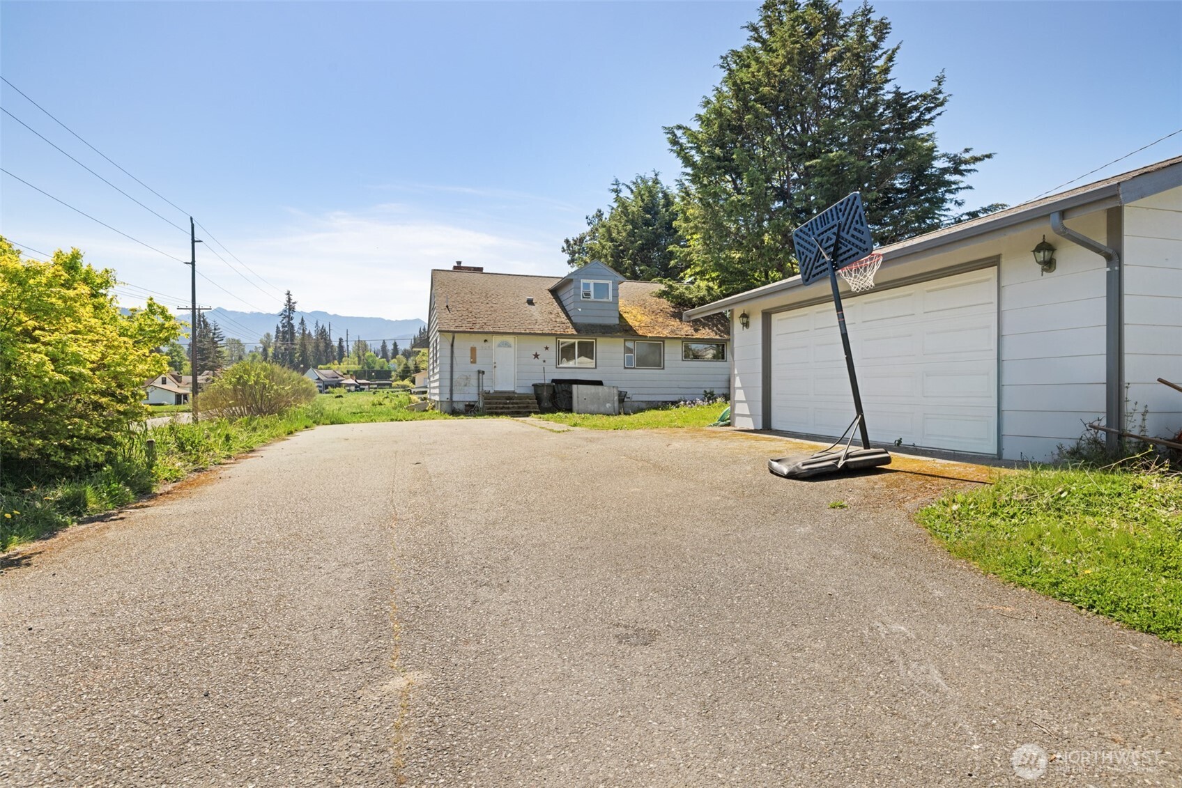 905 W 11th Street , Port Angeles, WA 98363