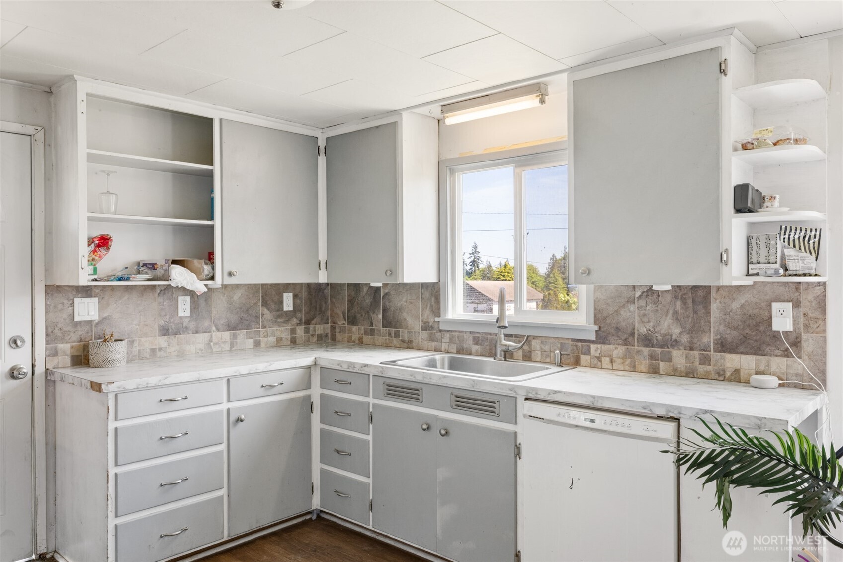 905 W 11th Street , Port Angeles, WA 98363