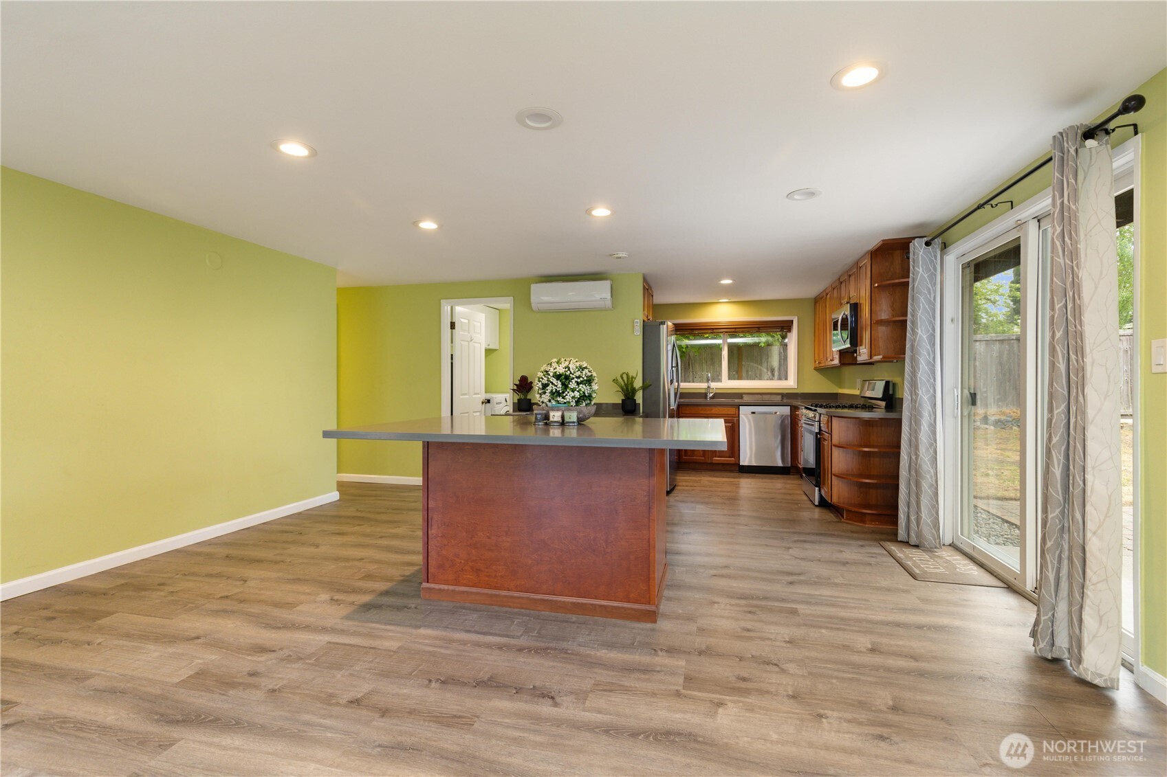 1520 143rd Avenue SE #98007, Bellevue, WA 98007