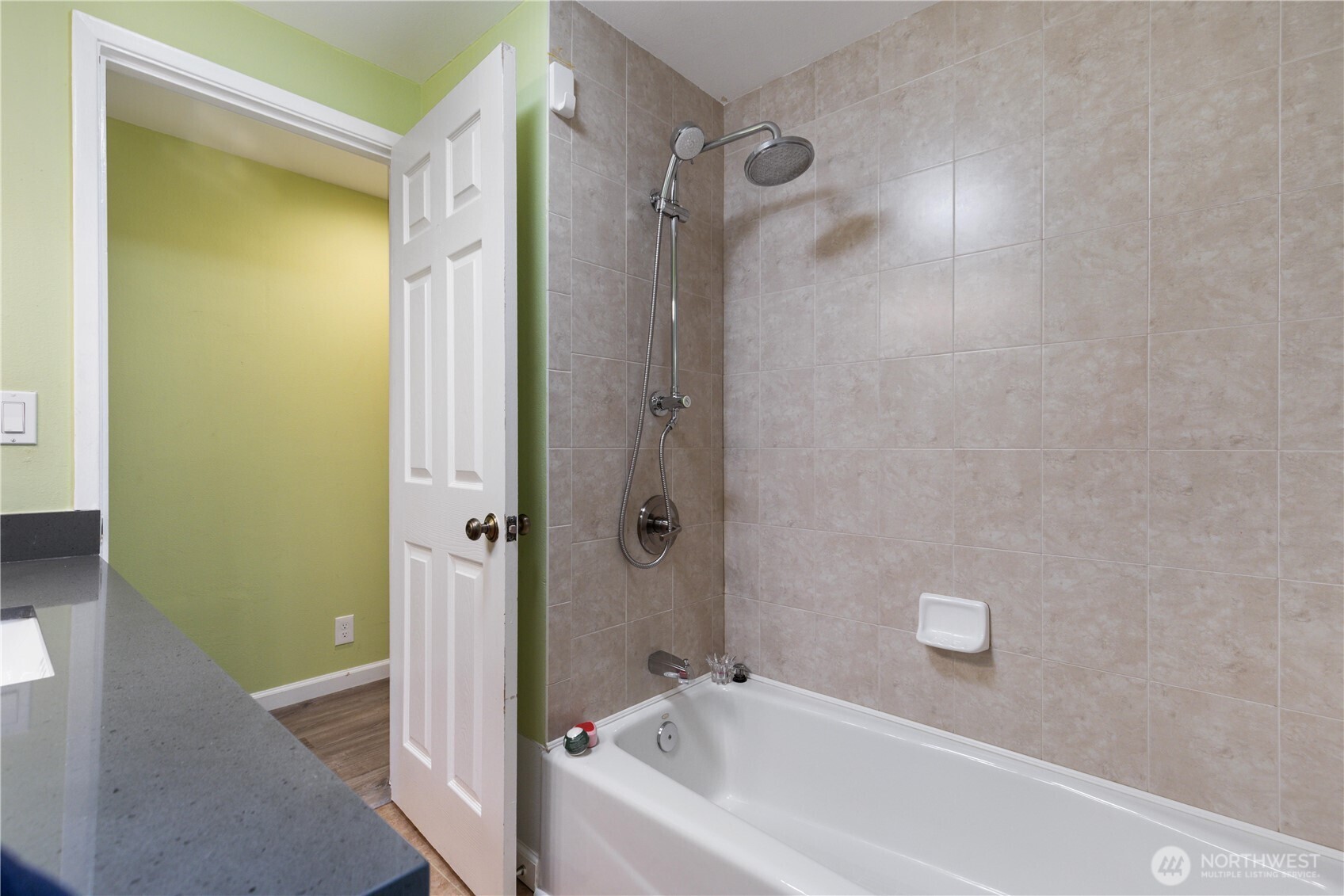 1520 143rd Avenue SE #98007, Bellevue, WA 98007
