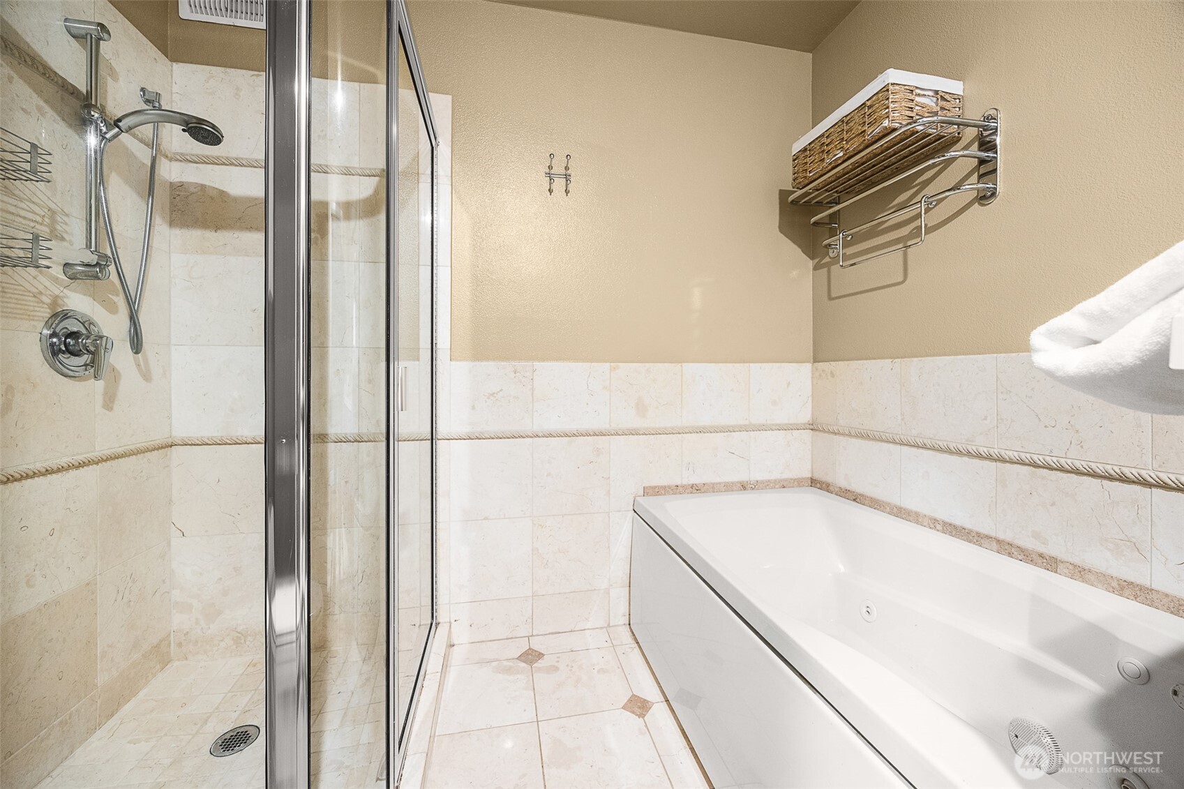 6401 Lake WA Blvd NE #308, Kirkland, WA 98033