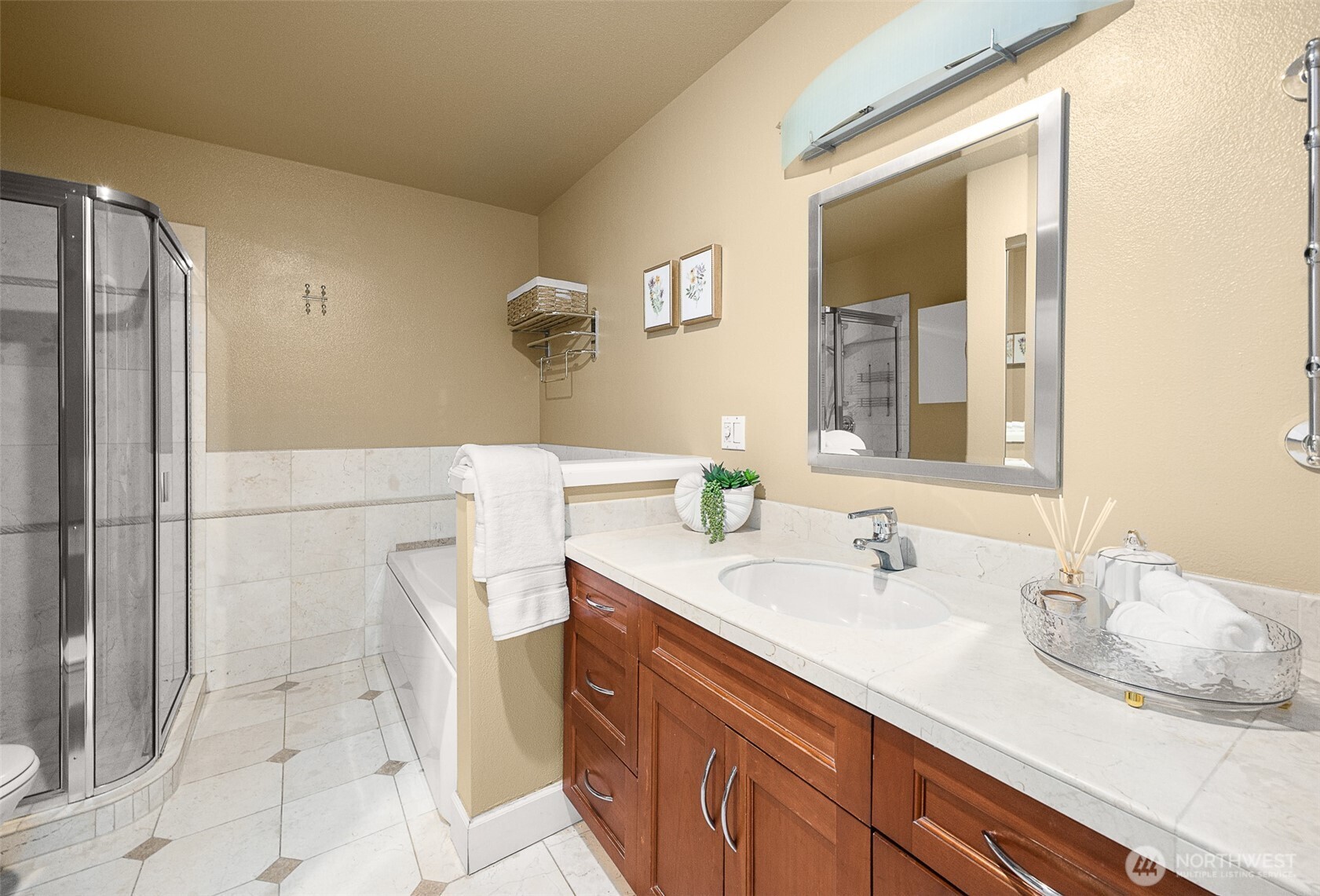 6401 Lake WA Blvd NE #308, Kirkland, WA 98033