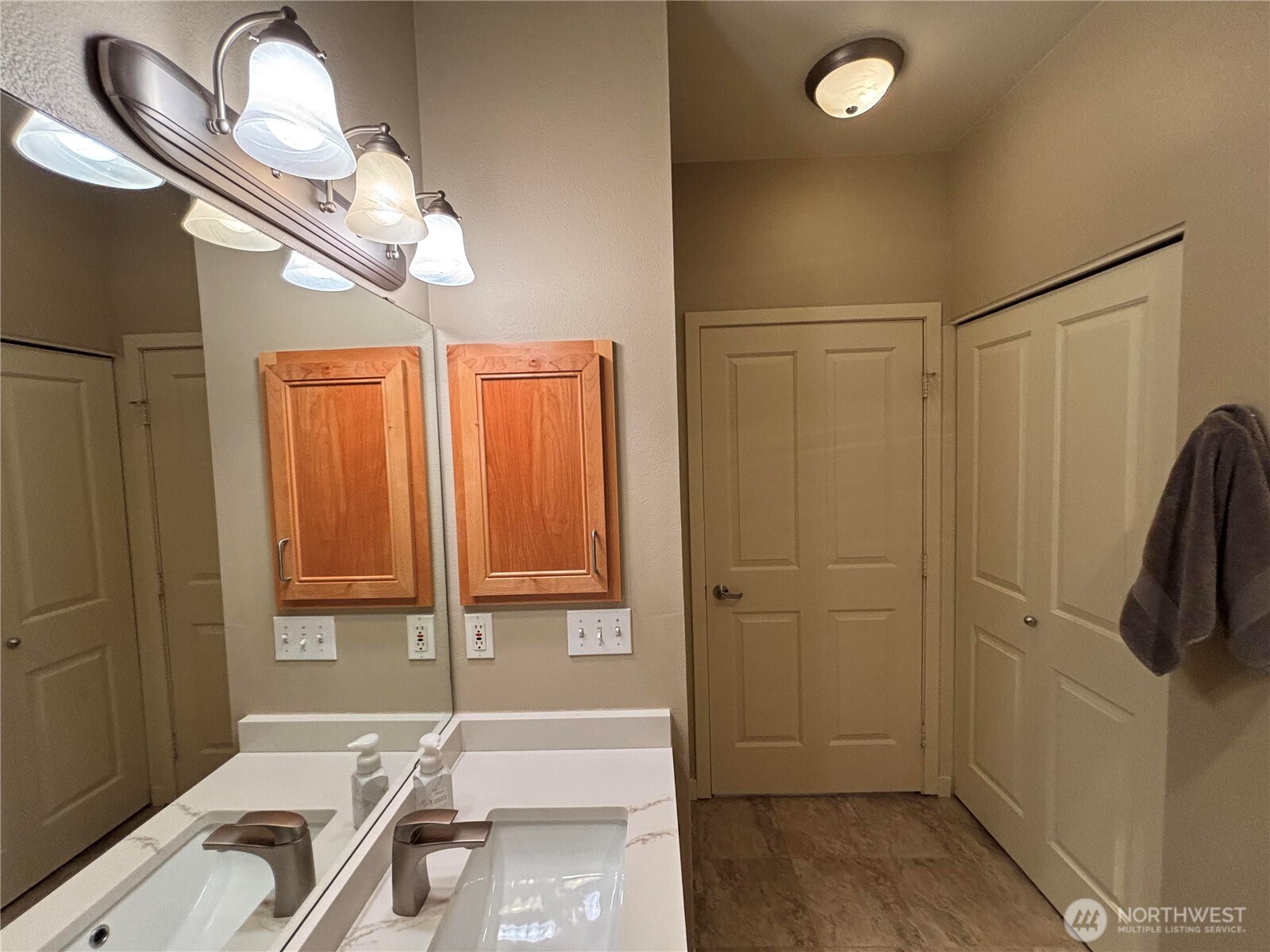 16275 NE 85th Street #414, Redmond, WA 98052