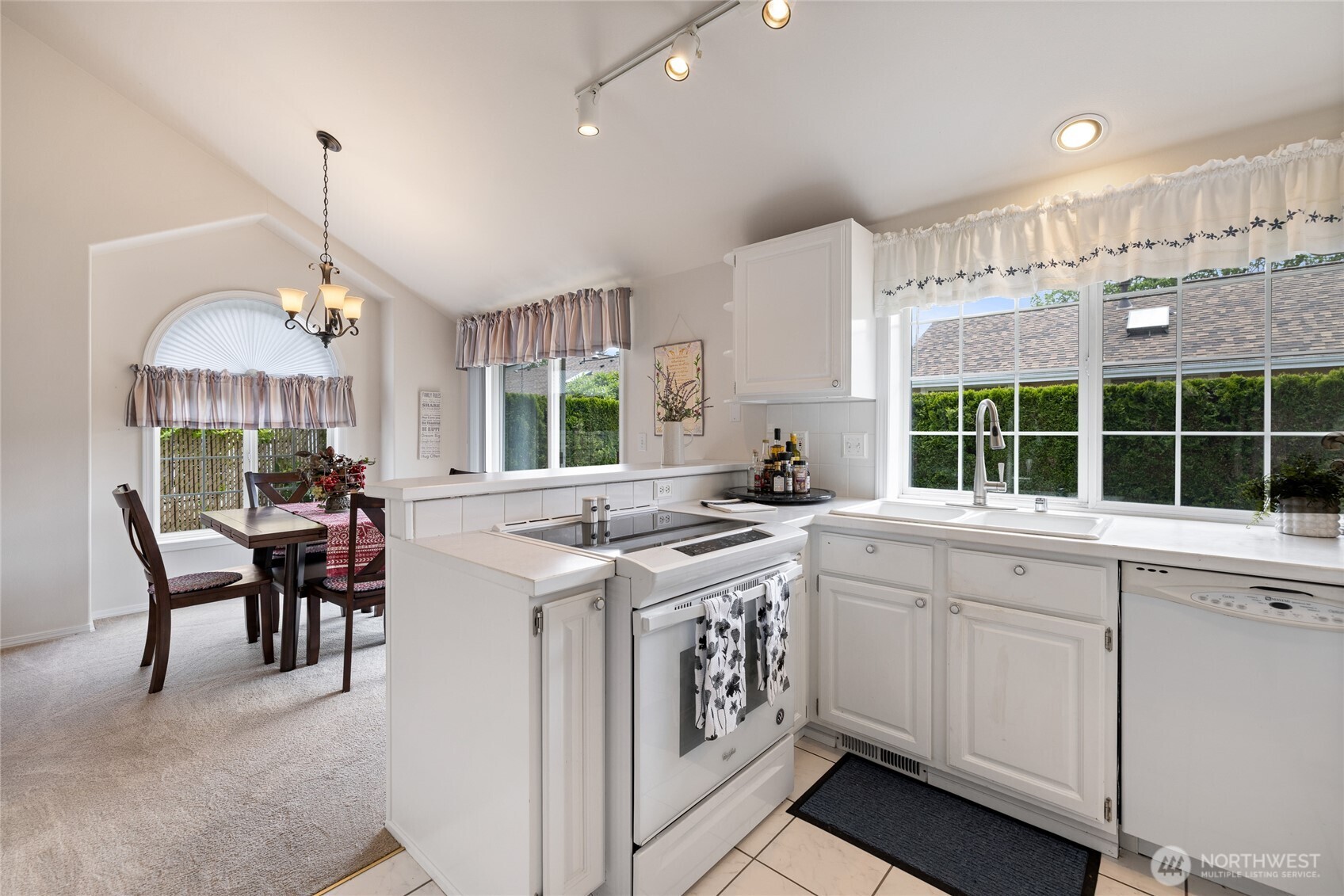 34 Lakewood Oaks Drive SW, Lakewood, WA 98499