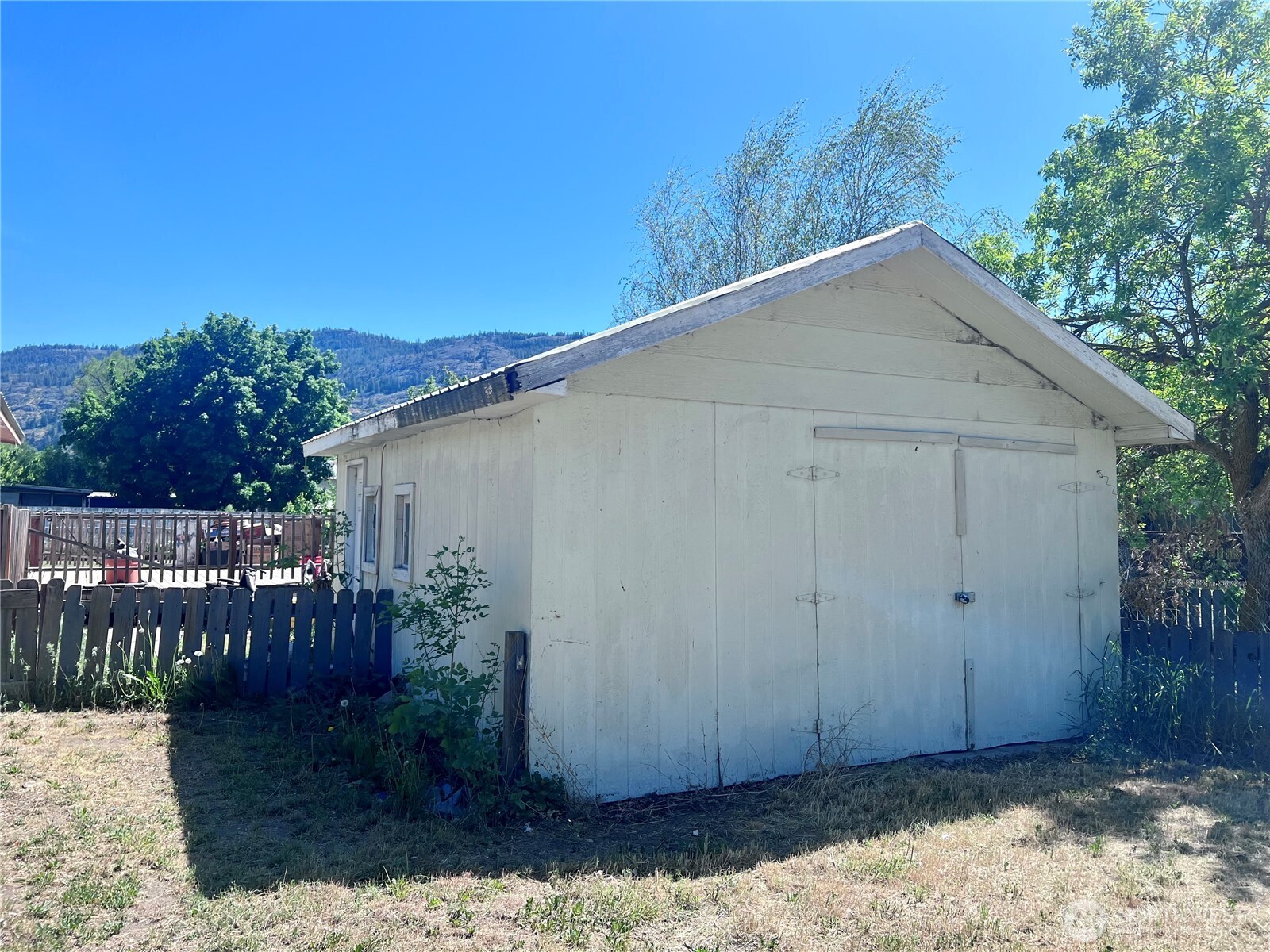 616 4th Street , Oroville, WA 98844