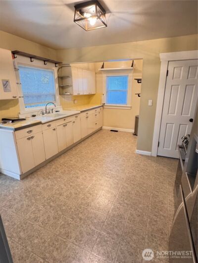 1621 Baker Avenue , Everett, WA 98201 - Photo 6