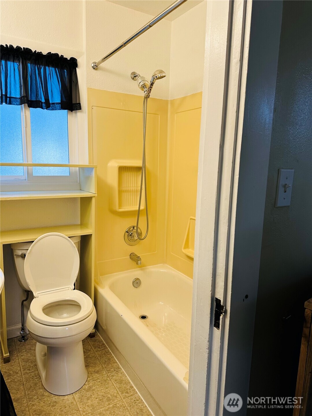 1621 Baker Avenue , Everett, WA 98201