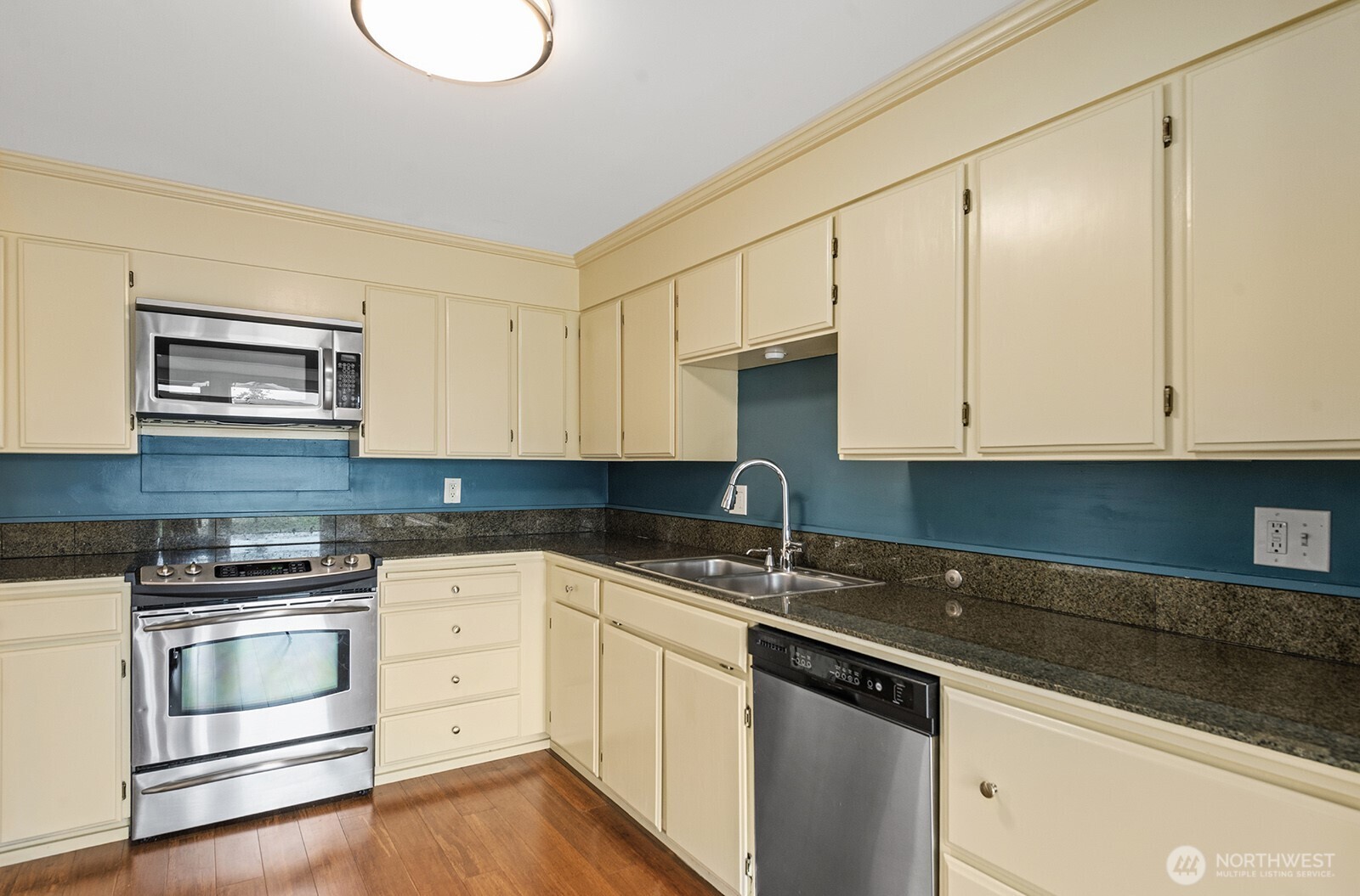 3717 Beach Drive SW #113, Seattle, WA 98116