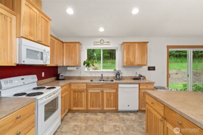 236 Chilvers Road , Chehalis, WA 98532 - Photo 3