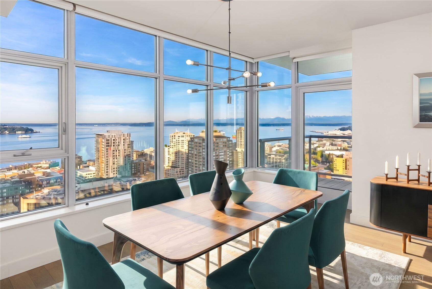 583 Battery Street #2905N, Seattle, WA 98121