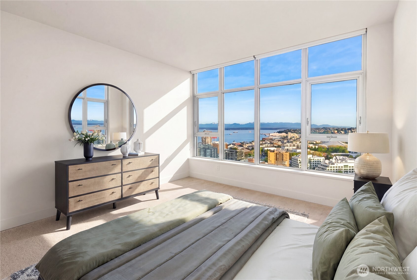 583 Battery Street #2905N, Seattle, WA 98121
