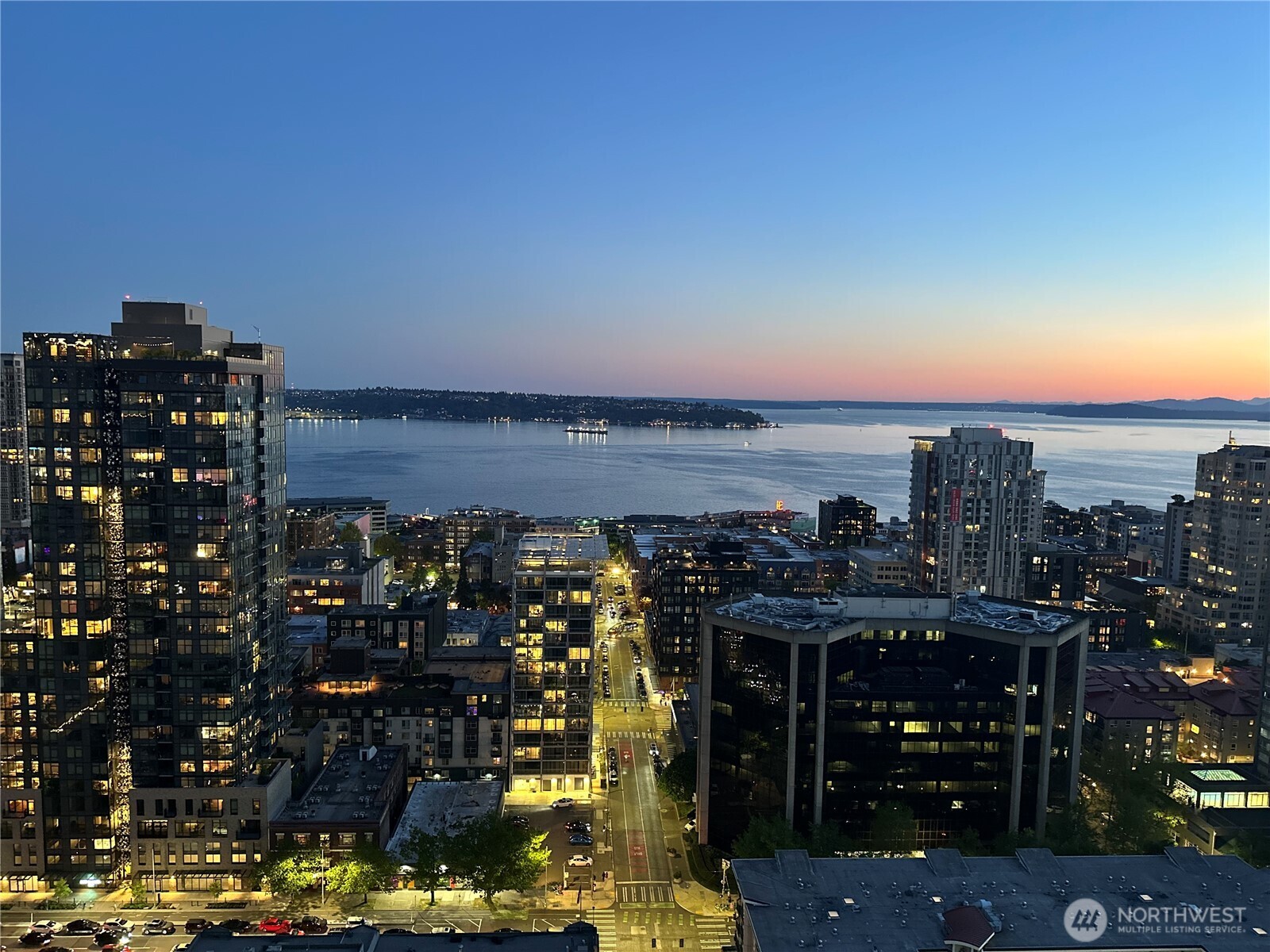 583 Battery Street #2905N, Seattle, WA 98121