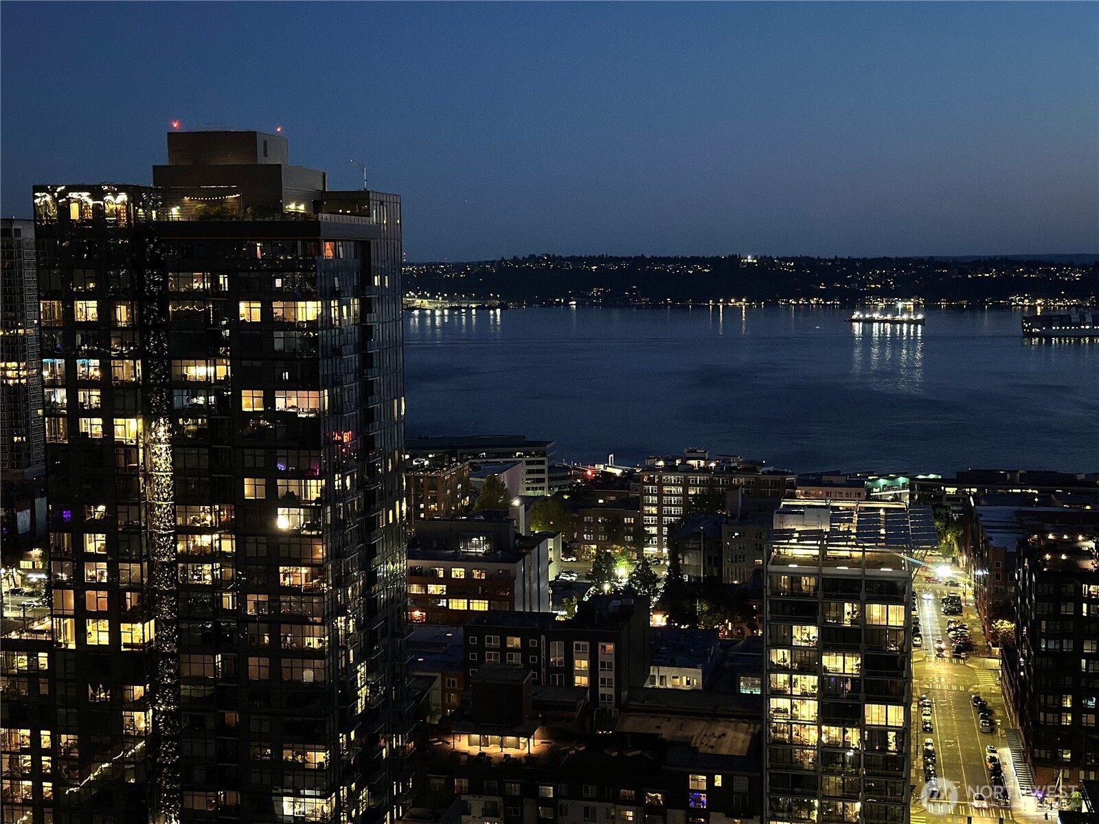 583 Battery Street #2905N, Seattle, WA 98121