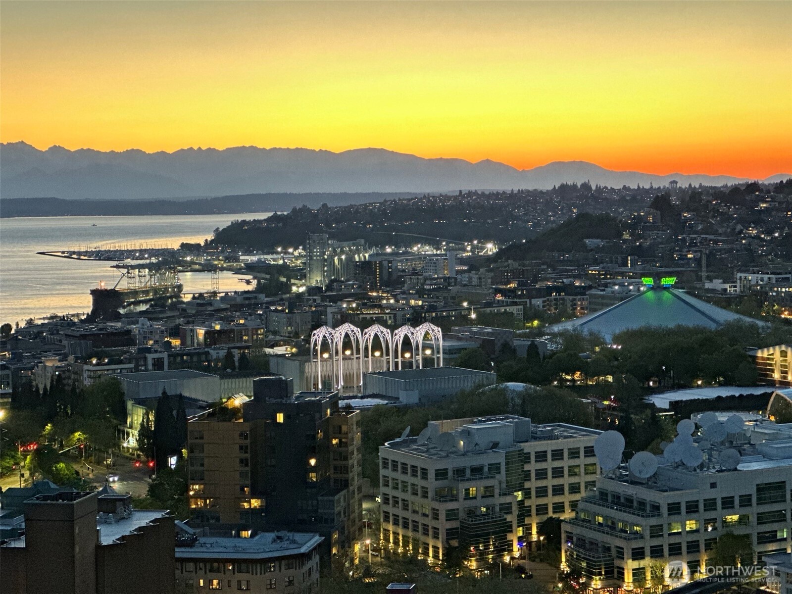 583 Battery Street #2905N, Seattle, WA 98121