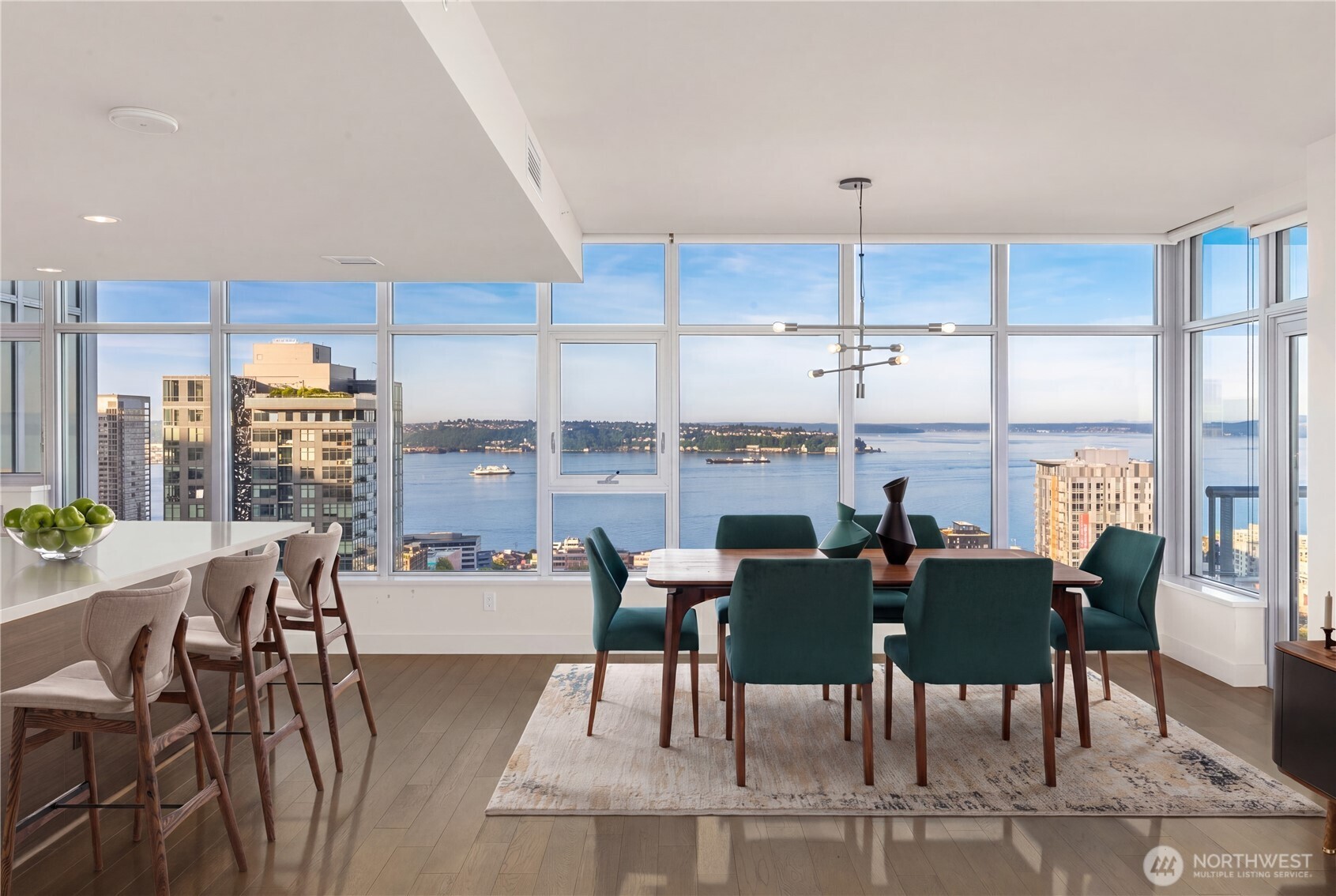 583 Battery Street #2905N, Seattle, WA 98121