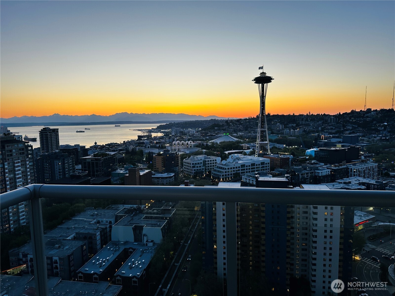 583 Battery Street #2905N, Seattle, WA 98121