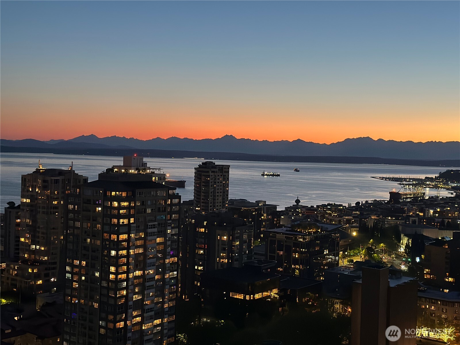 583 Battery Street #2905N, Seattle, WA 98121