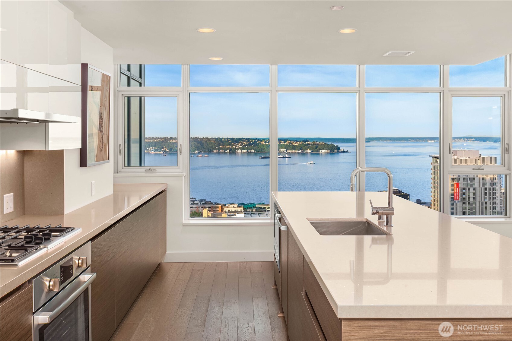 583 Battery Street #2905N, Seattle, WA 98121