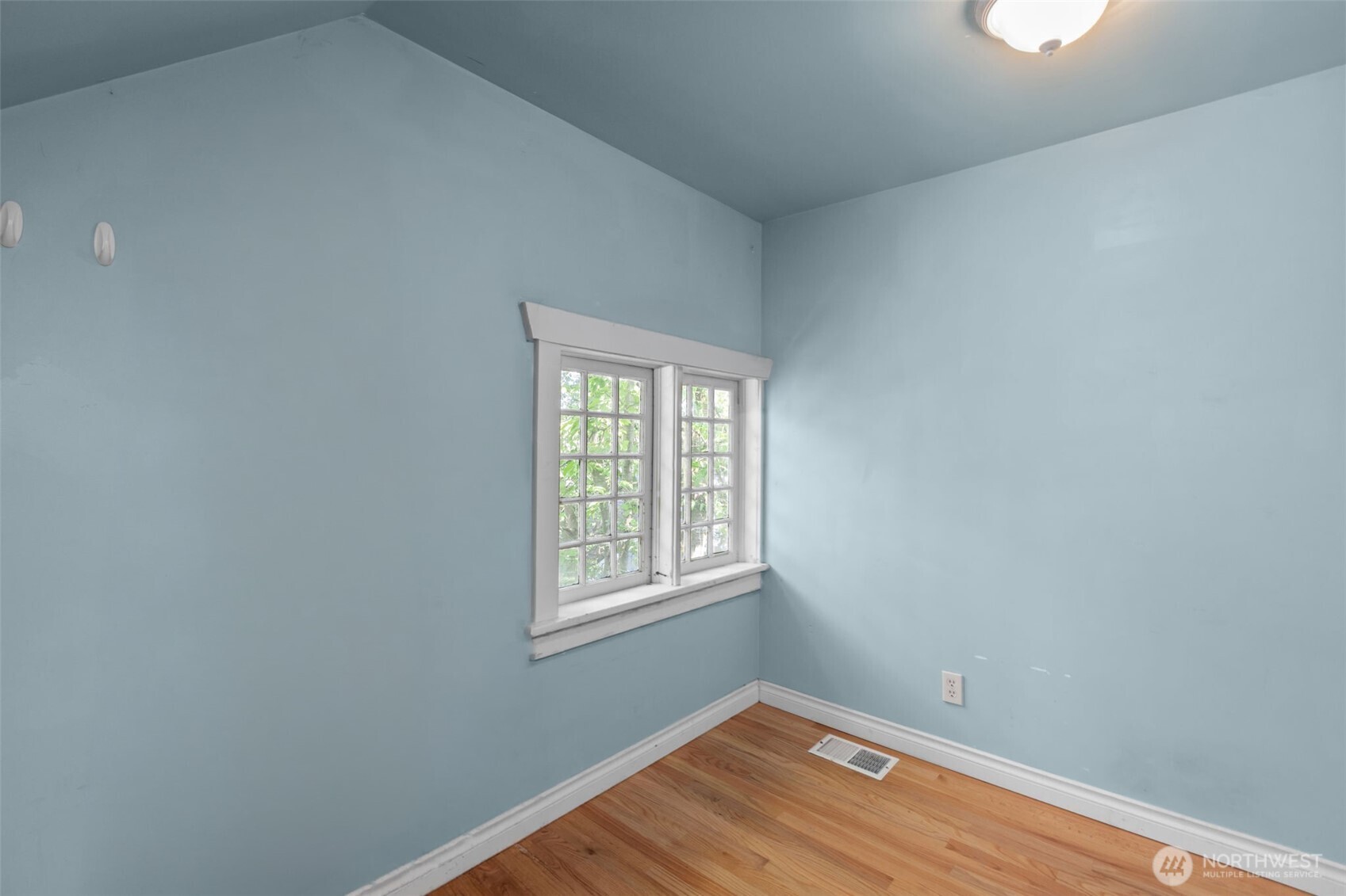 2010 NE 54th Street , Seattle, WA 98105