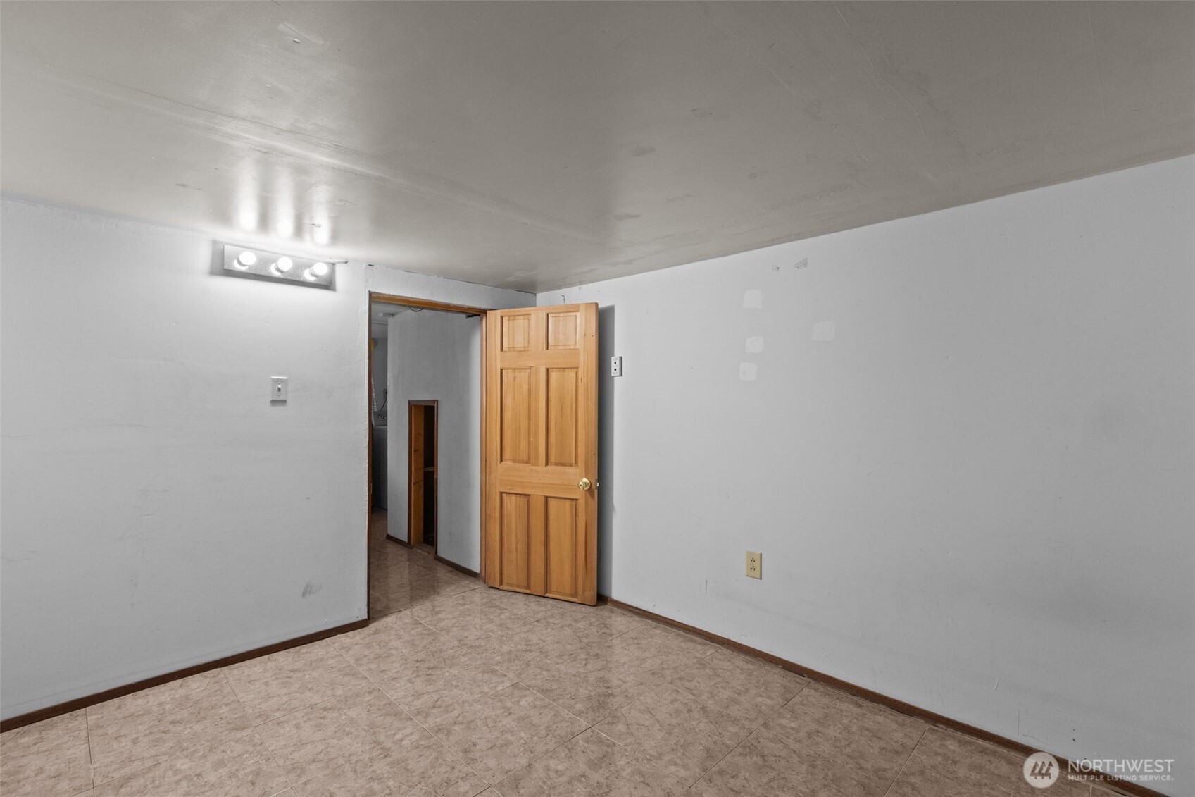 2010 NE 54th Street , Seattle, WA 98105