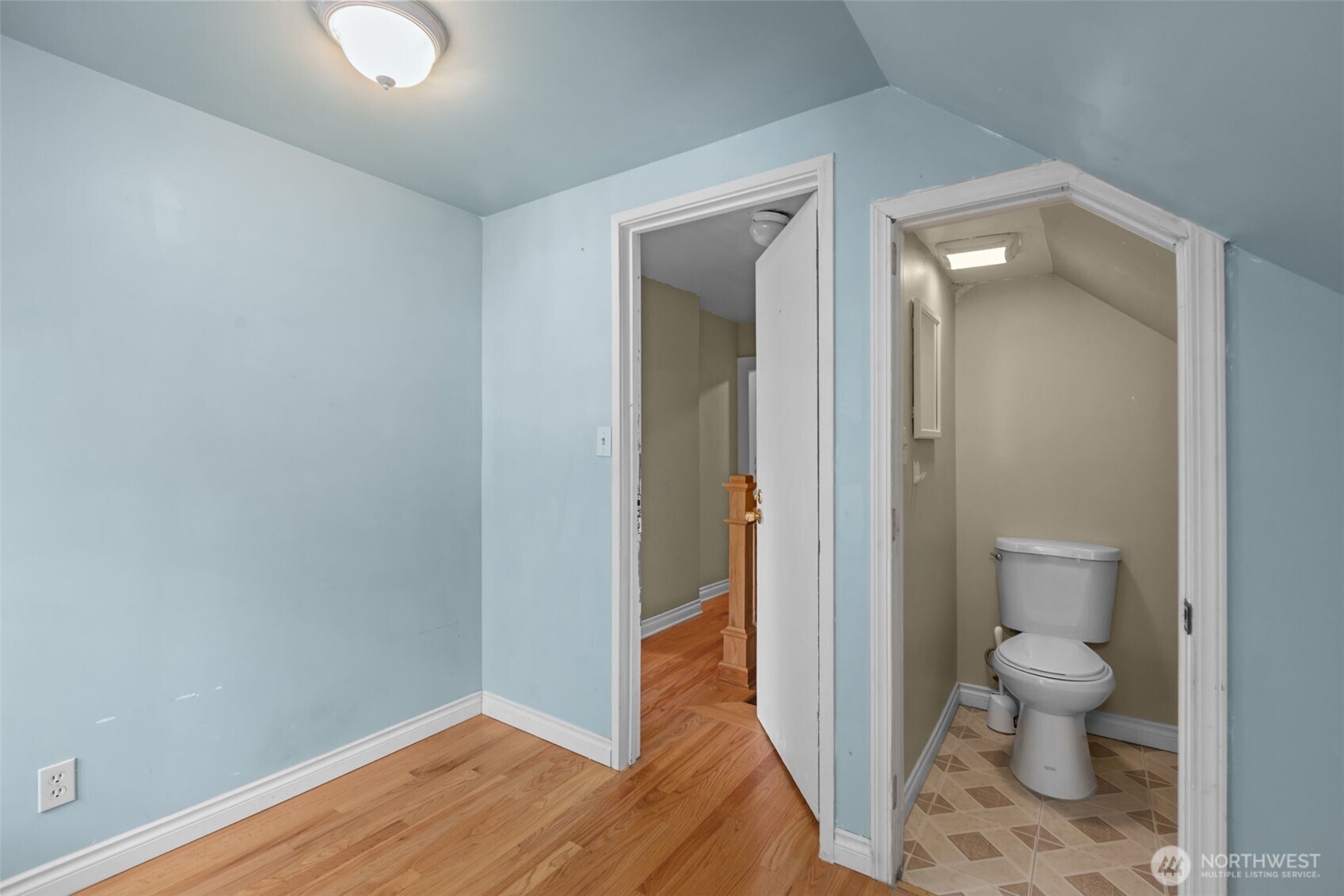 2010 NE 54th Street , Seattle, WA 98105