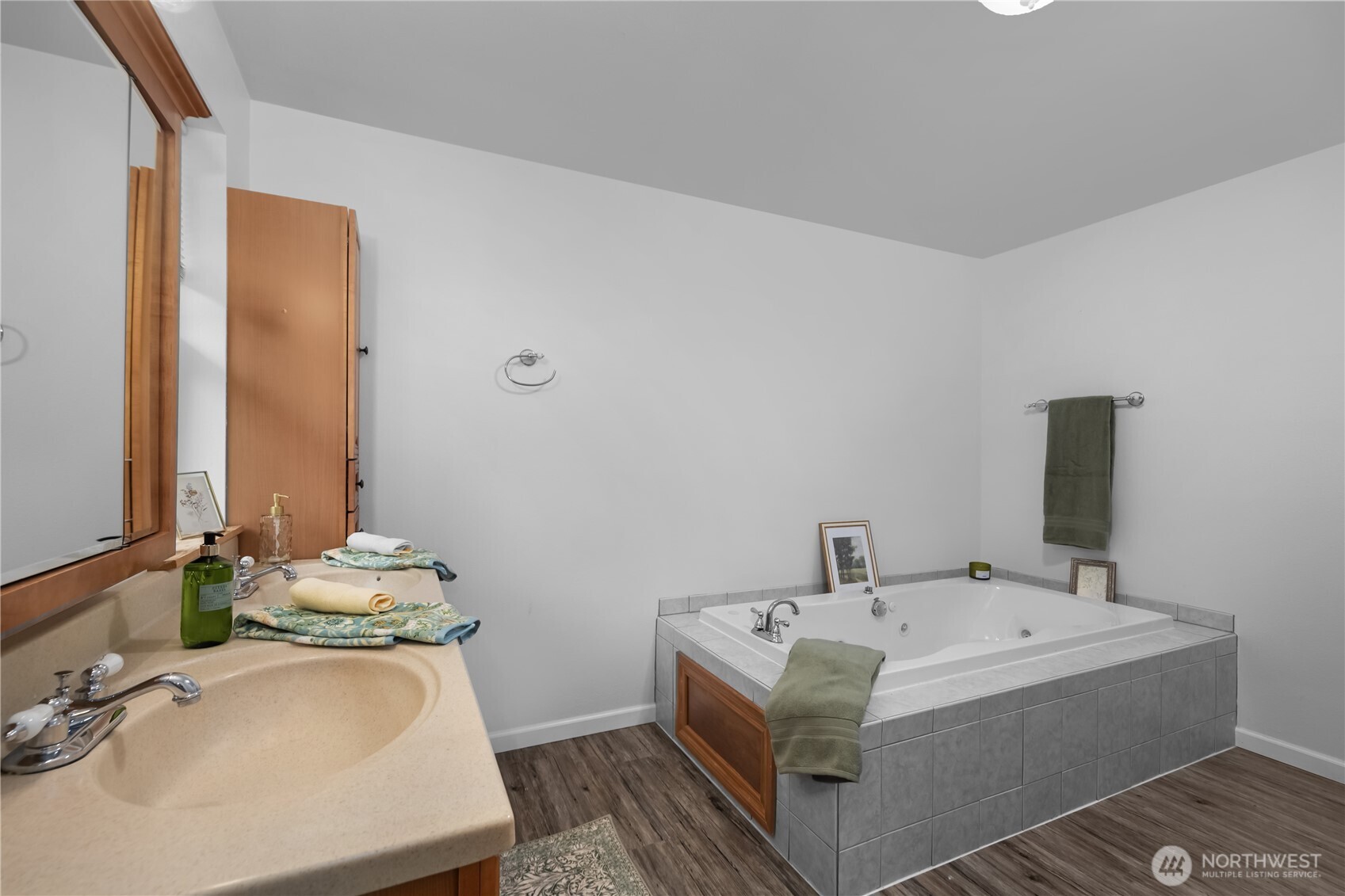 5534 Steamboat Island Road , Olympia, WA 98502