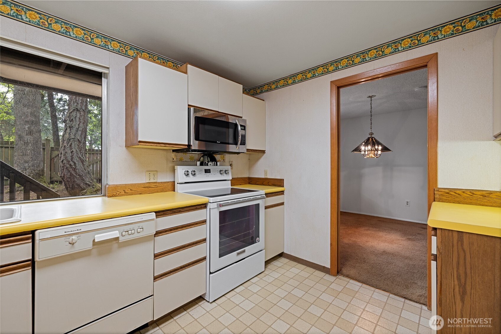 6323 89th Avenue W, University Place, WA 98467