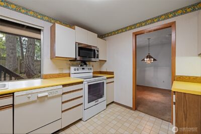 6323 89th Avenue W, University Place, WA 98467 - Photo 10