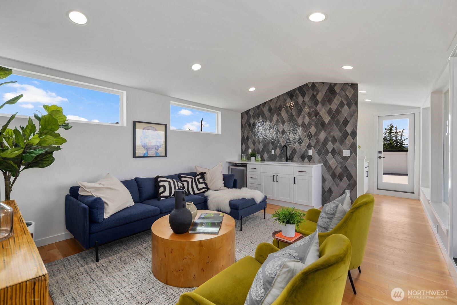 6103 S Norfolk Street , Seattle, WA 98118