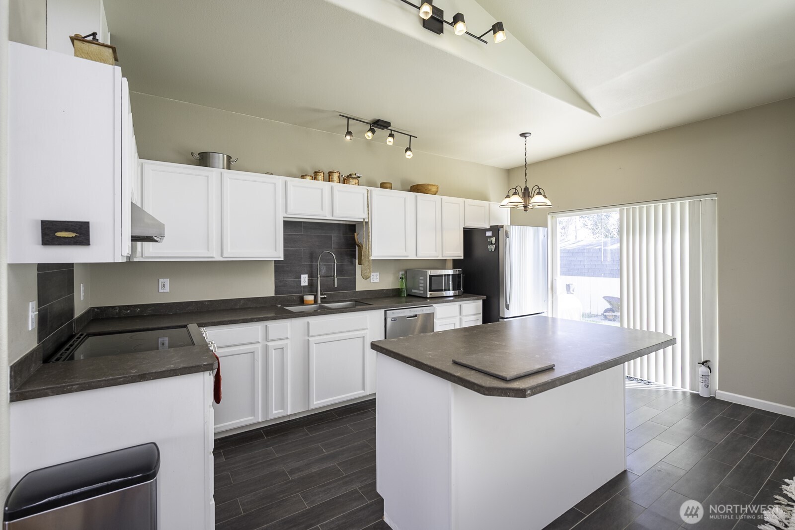 813 NW Sunburst Court , Moses Lake, WA 98837