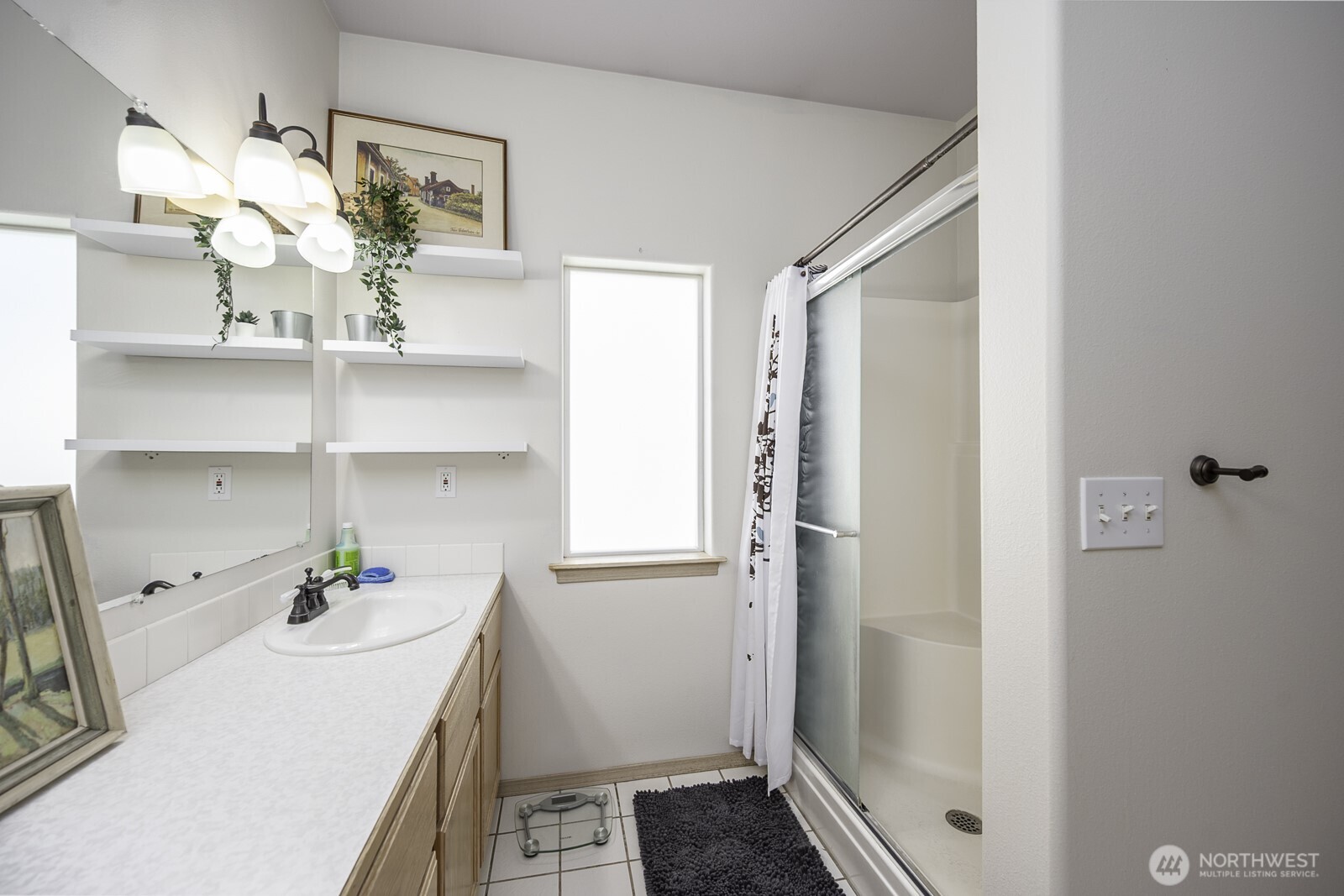 813 NW Sunburst Court , Moses Lake, WA 98837