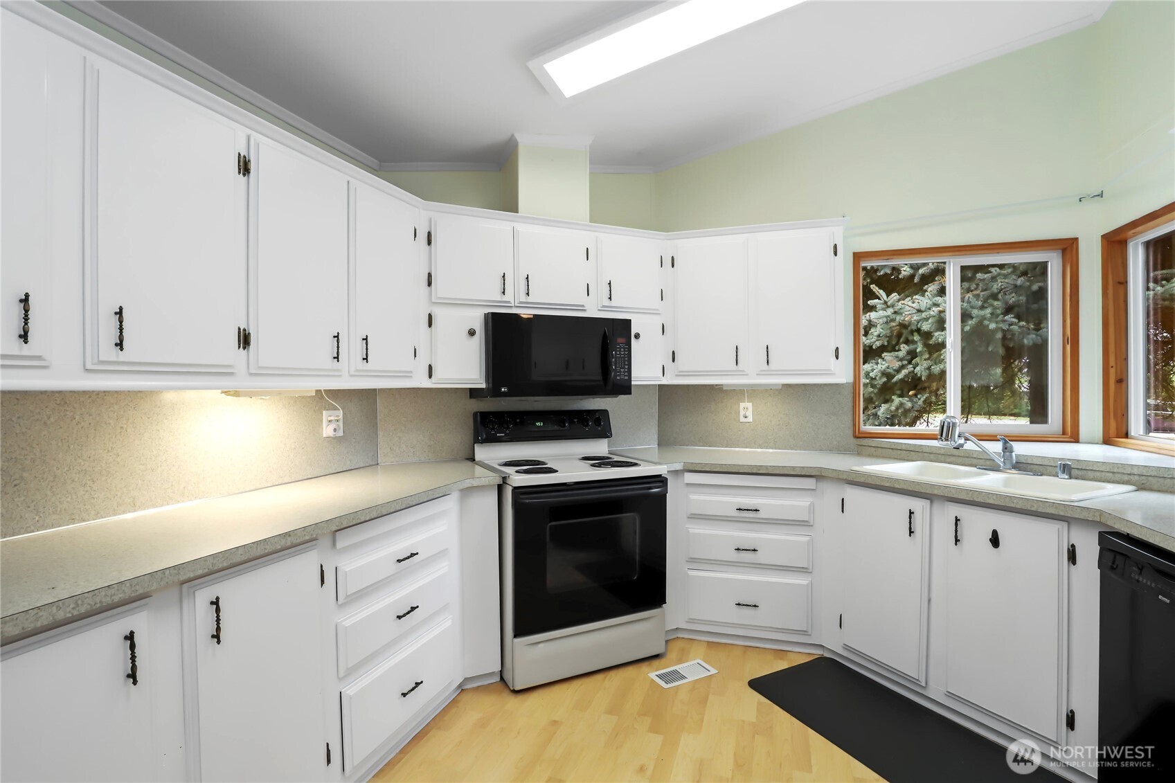 140 Frederick Drive , Sequim, WA 98382