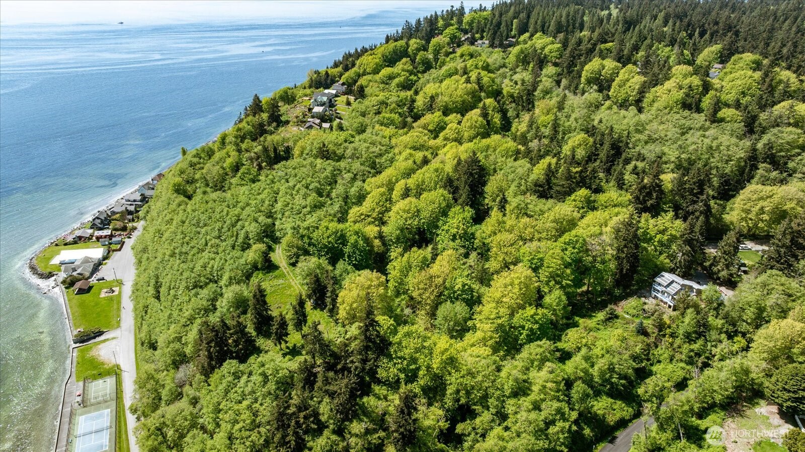 8119 Sand Dollar Lane , Clinton, WA 98236