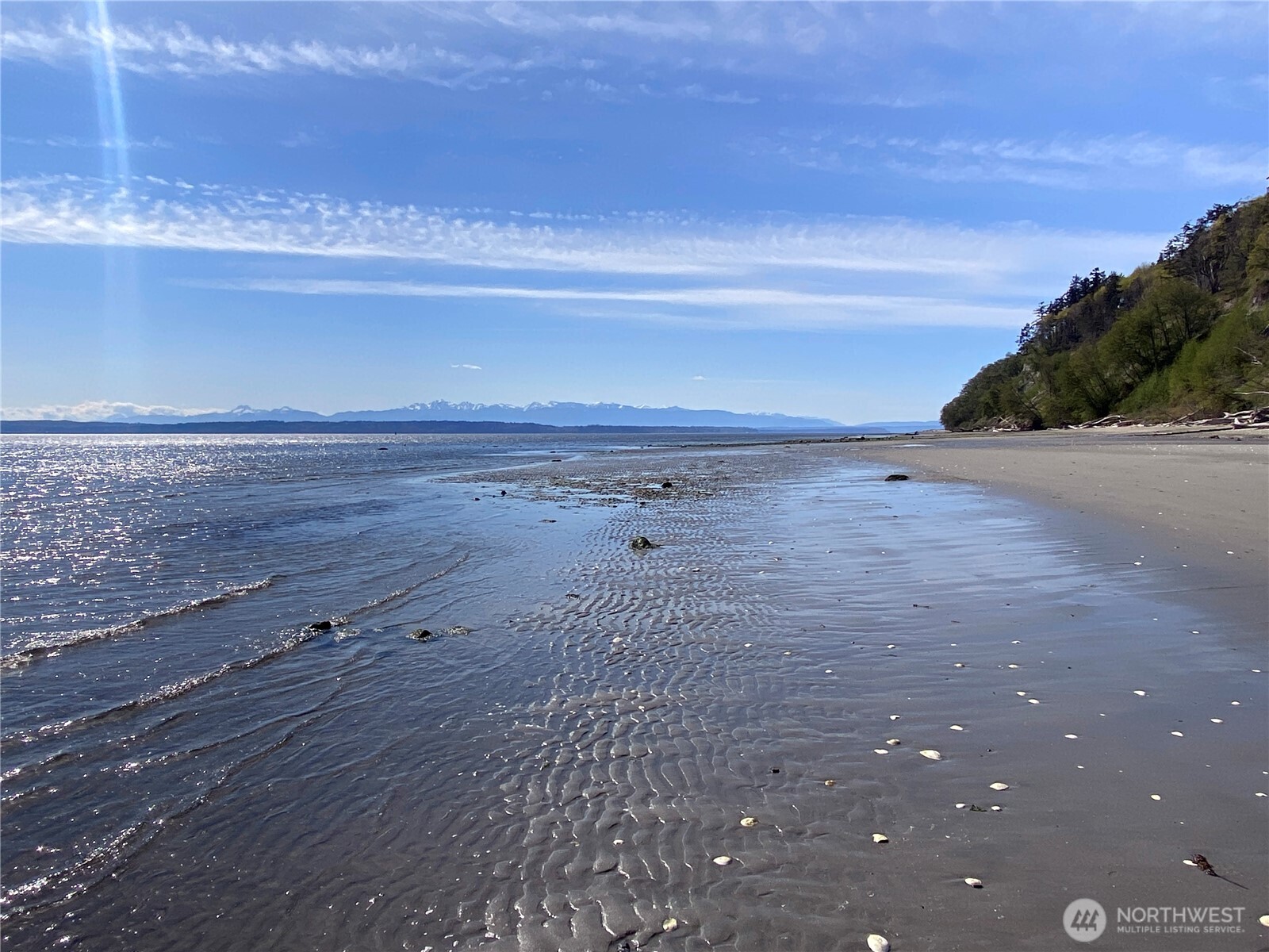 8119 Sand Dollar Lane , Clinton, WA 98236