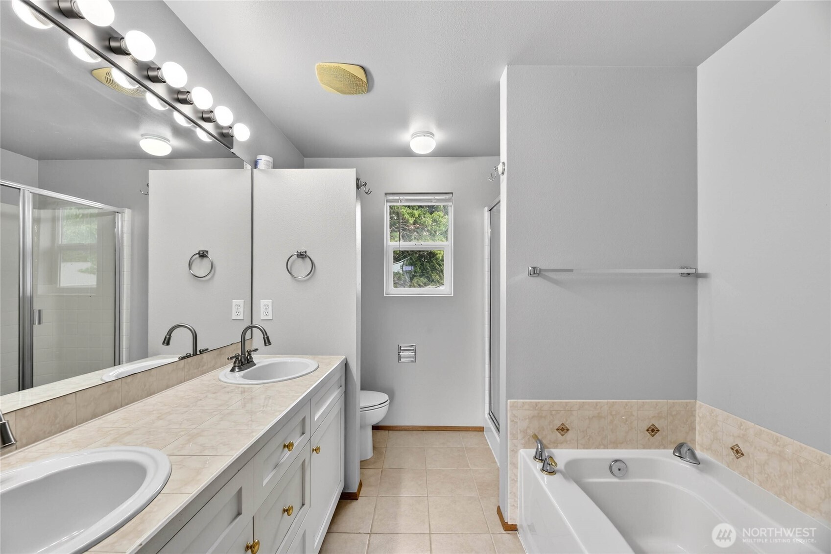 7409 Village Drive , Sumner, WA 98390