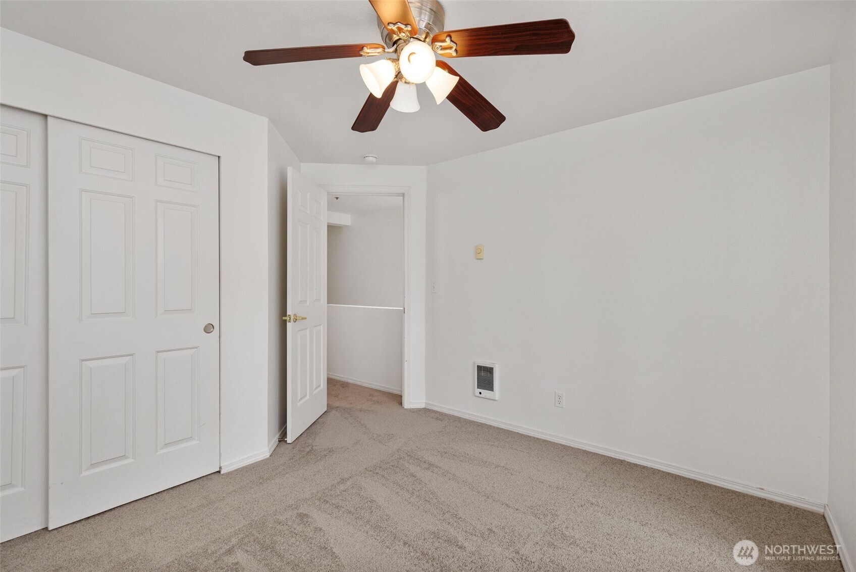 4719 NW Walgren Drive #106, Silverdale, WA 98383