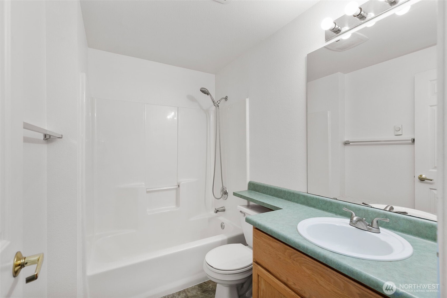 4719 NW Walgren Drive #106, Silverdale, WA 98383