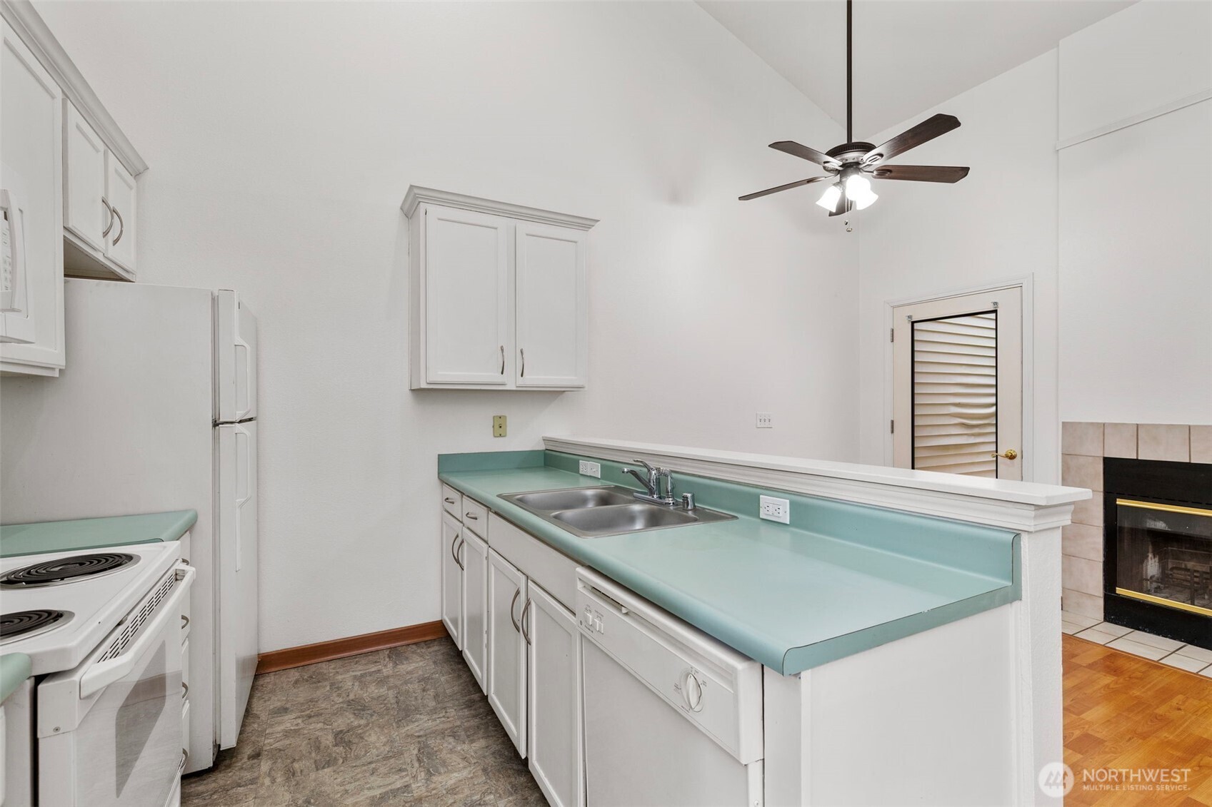 4719 NW Walgren Drive #106, Silverdale, WA 98383