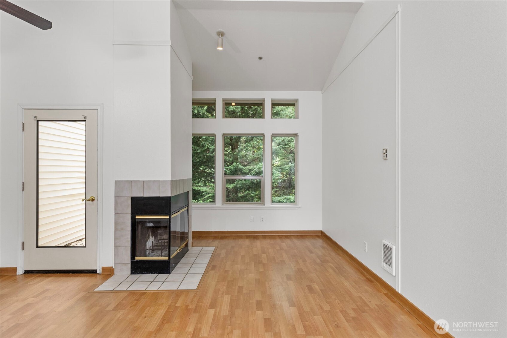 4719 NW Walgren Drive #106, Silverdale, WA 98383