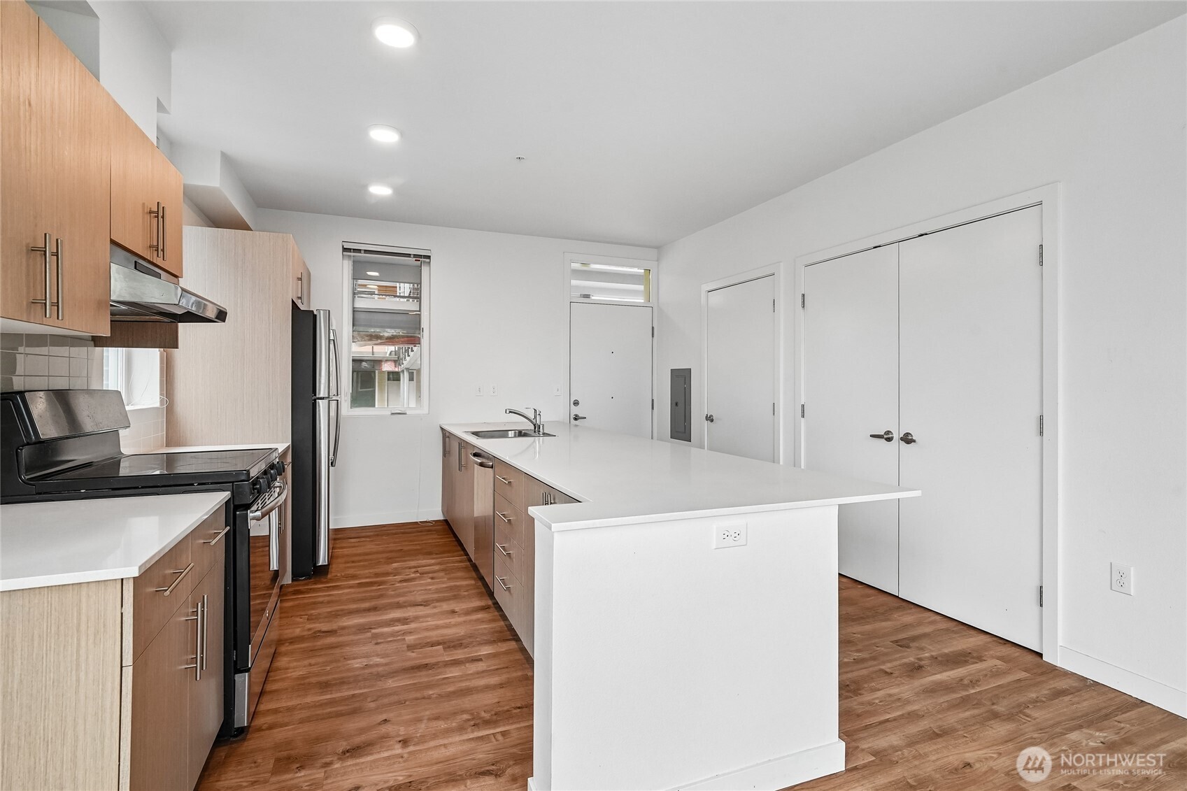 121 12th Avenue E #406, Seattle, WA 98102