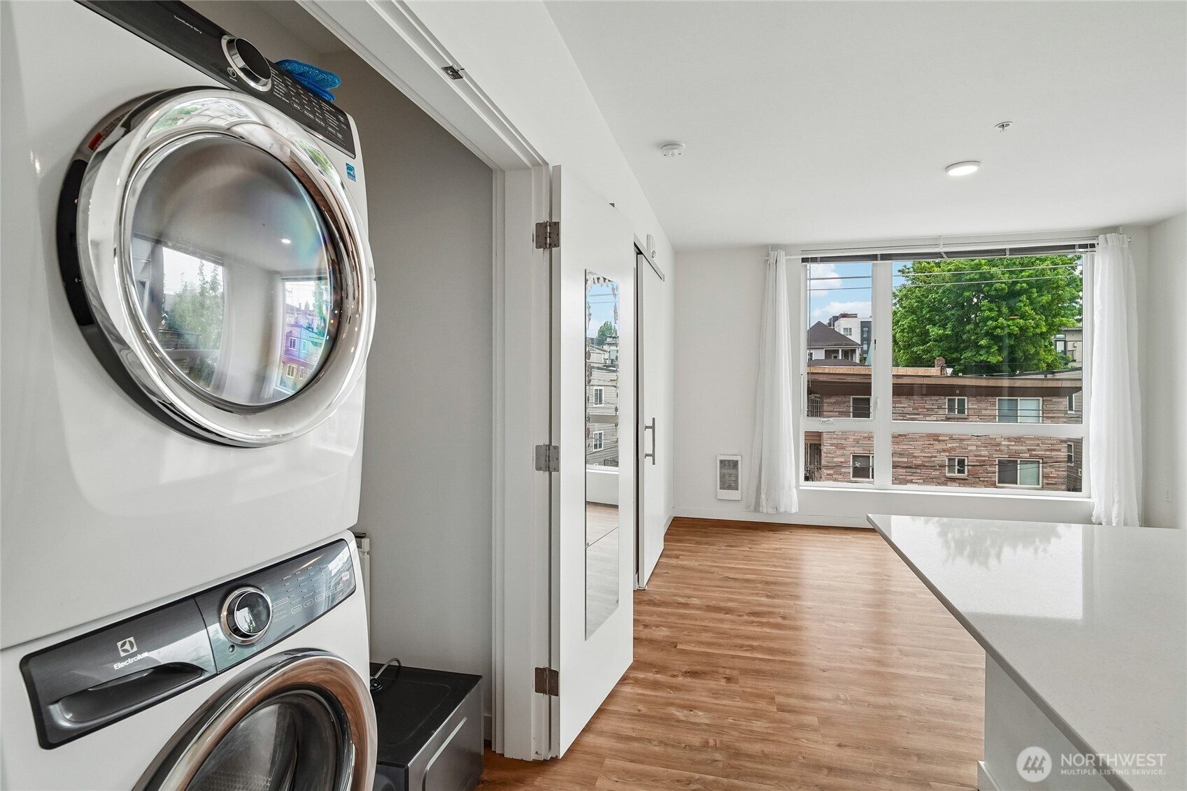 121 12th Avenue E #406, Seattle, WA 98102